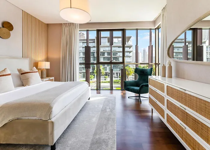 Fam Living - City Walk - Urban Staycations