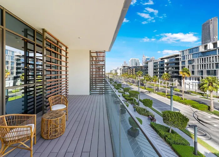 Fam Living - City Walk - Urban Staycations
