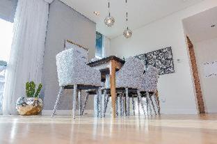 Fam Living - Walk - Urban Staycations Appartamento *